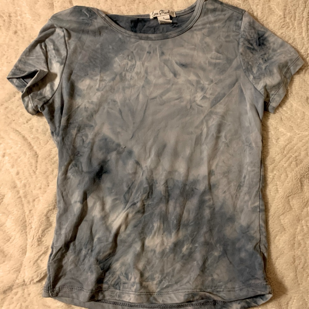 Large. Blue Tie dye. Brand: Love streak. very soft short sleeve tee